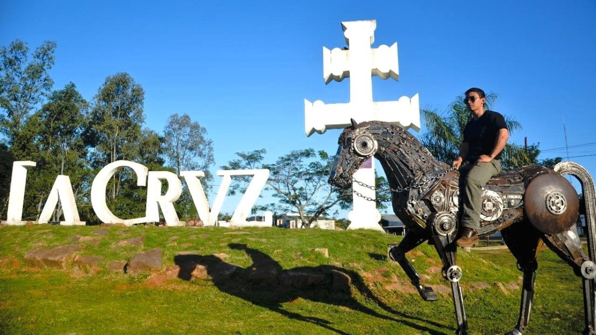 CARLOS URUZOLA | ARTE EN CHATARRA DESDE LA CRUZ CORRIENTES AL&nbsp;MUNDO